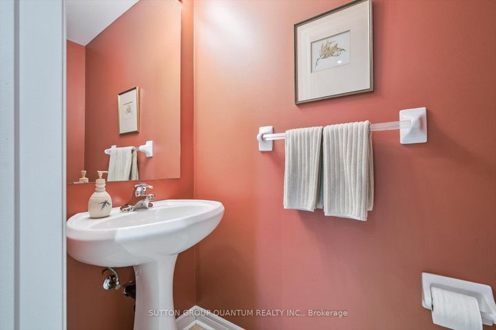Photo 17 at 33 - 300 Ravineview Way, WC Wedgewood Creek, Oakville