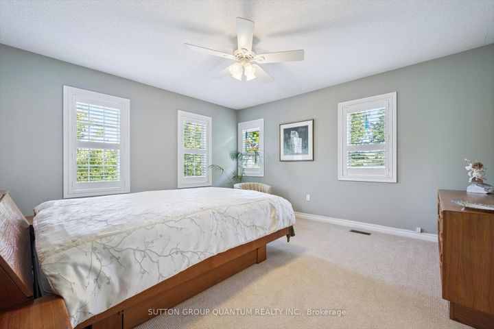 Photo 18 at 33 - 300 Ravineview Way, WC Wedgewood Creek, Oakville