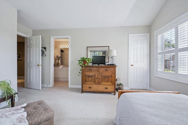 Photo 22 at 33 - 300 Ravineview Way, WC Wedgewood Creek, Oakville