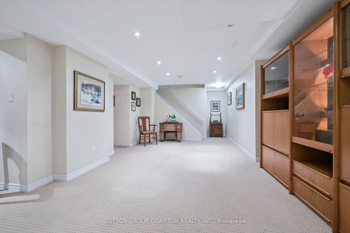 Photo 29 at 33 - 300 Ravineview Way, WC Wedgewood Creek, Oakville