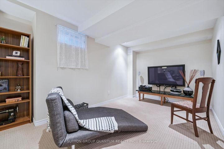 Photo 31 at 33 - 300 Ravineview Way, WC Wedgewood Creek, Oakville
