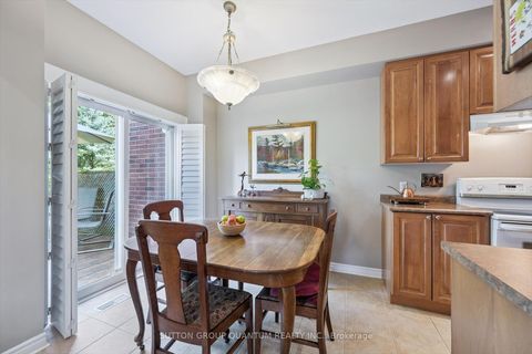 Photo 12 at 33 - 300 Ravineview Way, WC Wedgewood Creek, Oakville