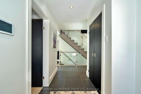 Photo 3 at 61 Foursome Crescent, Windfields, Toronto