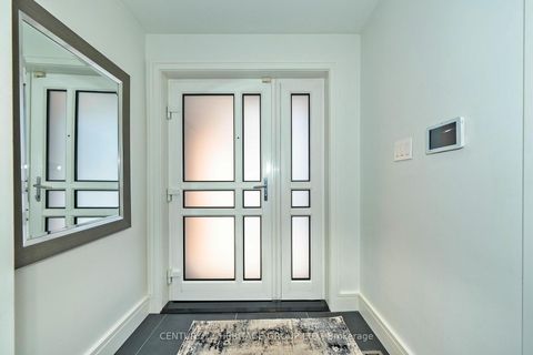 Photo 4 at 61 Foursome Crescent, Windfields, Toronto