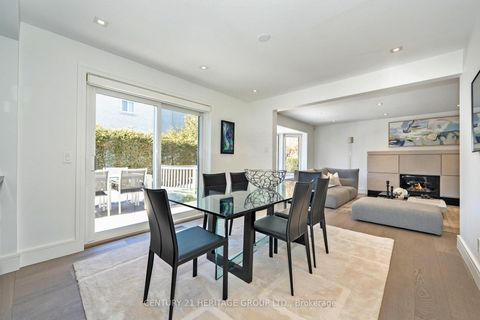 Photo 10 at 61 Foursome Crescent, Windfields, Toronto