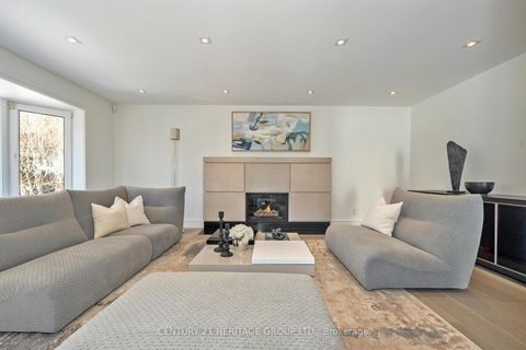 Photo 16 at 61 Foursome Crescent, Windfields, Toronto