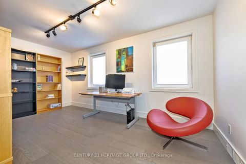 Photo 27 at 61 Foursome Crescent, Windfields, Toronto