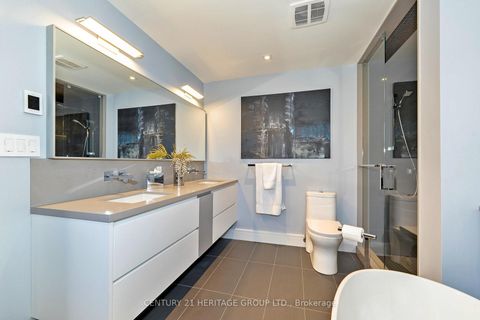 Photo 32 at 61 Foursome Crescent, Windfields, Toronto