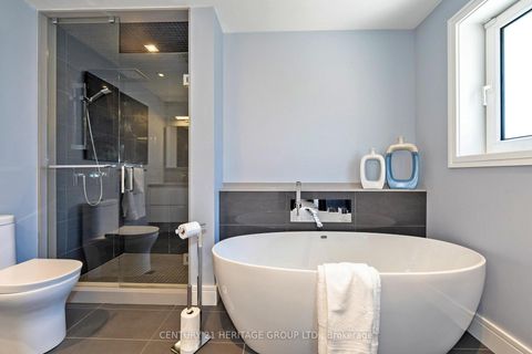Photo 33 at 61 Foursome Crescent, Windfields, Toronto