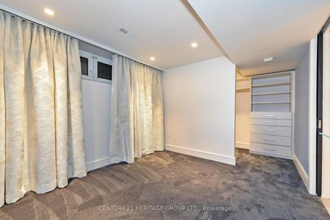 Photo 39 at 61 Foursome Crescent, Windfields, Toronto