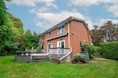 Photo 41 at 61 Foursome Crescent, Windfields, Toronto
