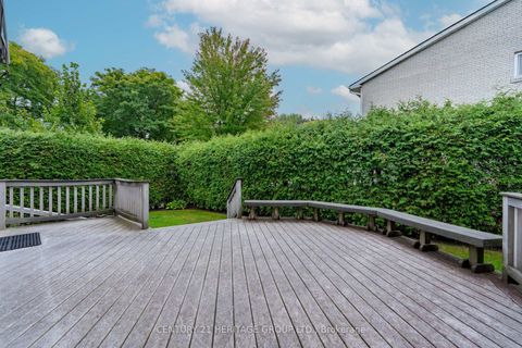 Photo 43 at 61 Foursome Crescent, Windfields, Toronto