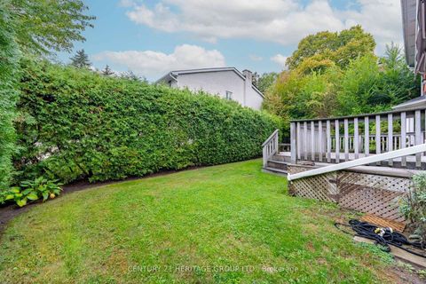 Photo 44 at 61 Foursome Crescent, Windfields, Toronto