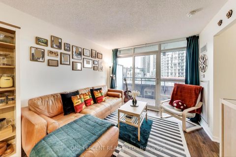 Photo 2 at 723 - 38 Joe Shuster Way, South Parkdale, Toronto