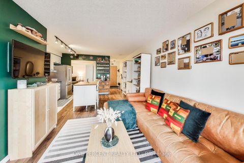 Photo 4 at 723 - 38 Joe Shuster Way, South Parkdale, Toronto