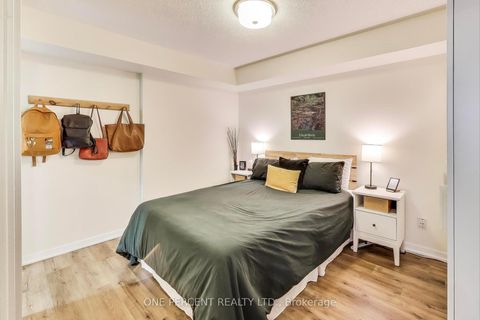 Photo 8 at 723 - 38 Joe Shuster Way, South Parkdale, Toronto