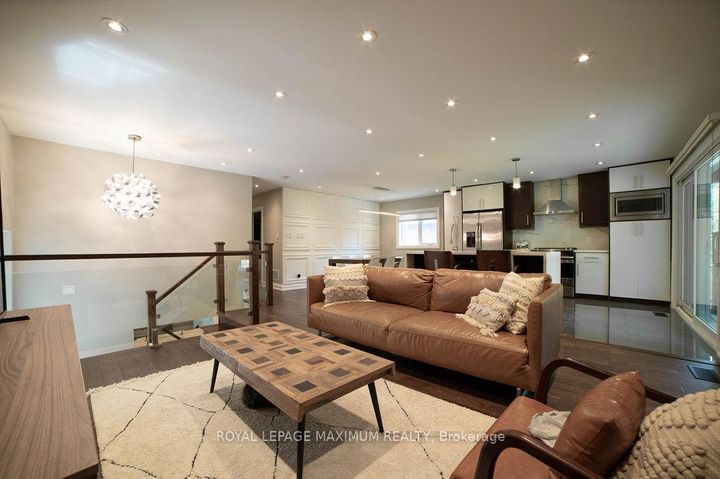 Photo 7 at 76 Langholm Drive, CFB, Toronto
