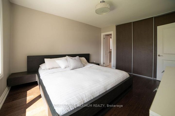 Photo 13 at 76 Langholm Drive, CFB, Toronto