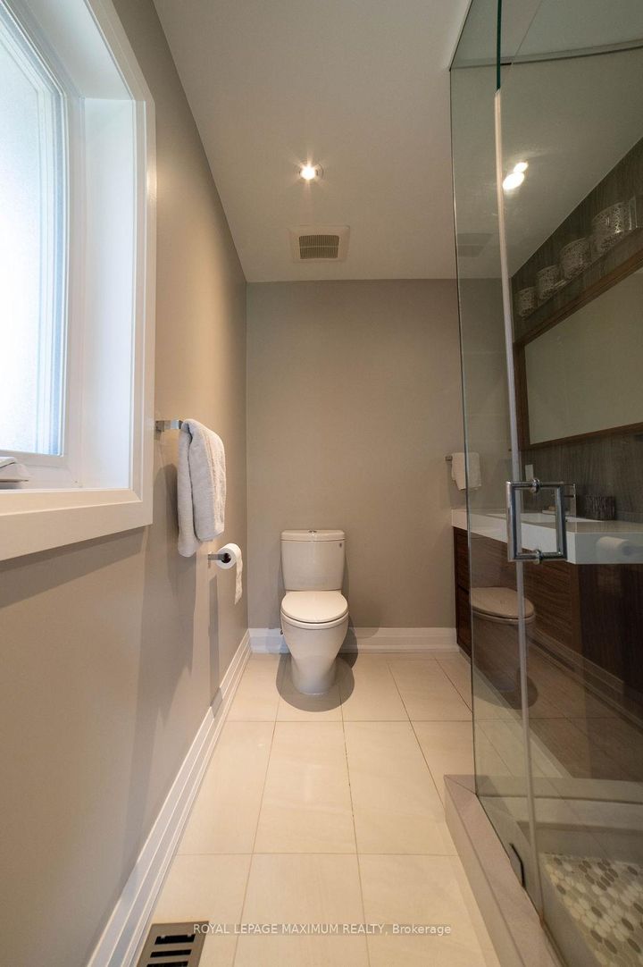 Photo 14 at 76 Langholm Drive, CFB, Toronto