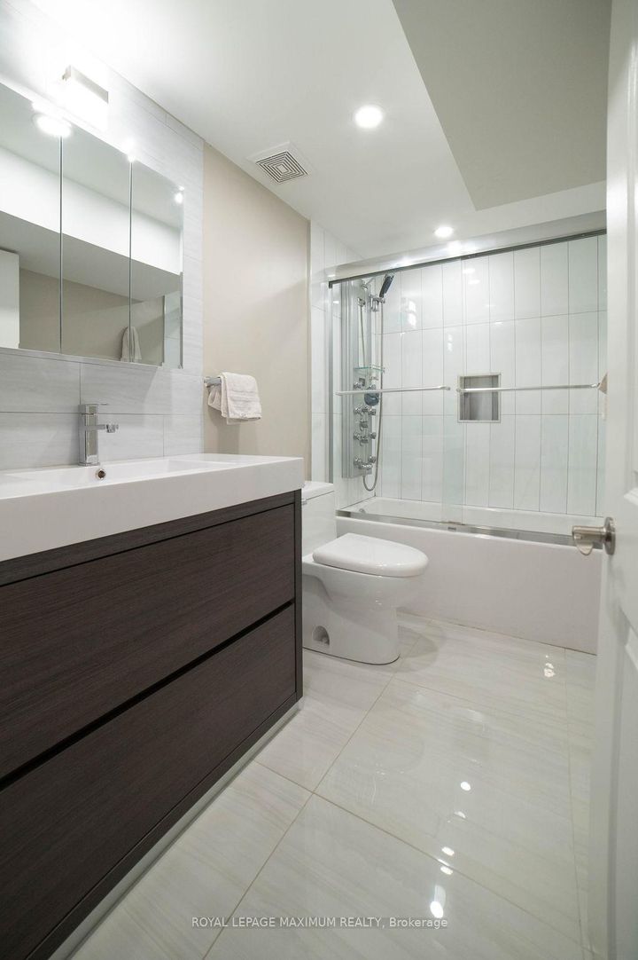 Photo 32 at 76 Langholm Drive, CFB, Toronto