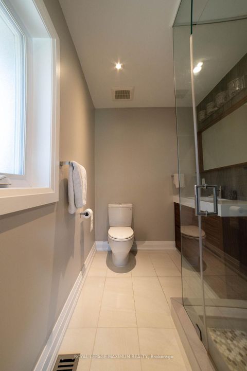 Photo 14 at 76 Langholm Drive, CFB, Toronto
