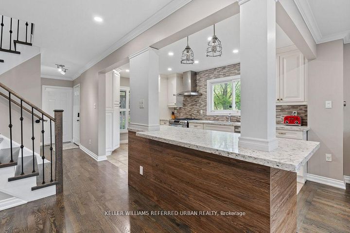 Photo 3 at 78 Sunshine Drive, Observatory, Richmond Hill