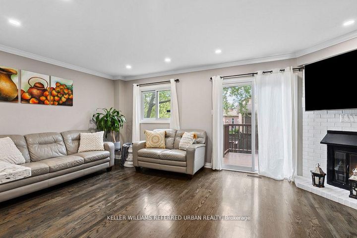 Photo 6 at 78 Sunshine Drive, Observatory, Richmond Hill