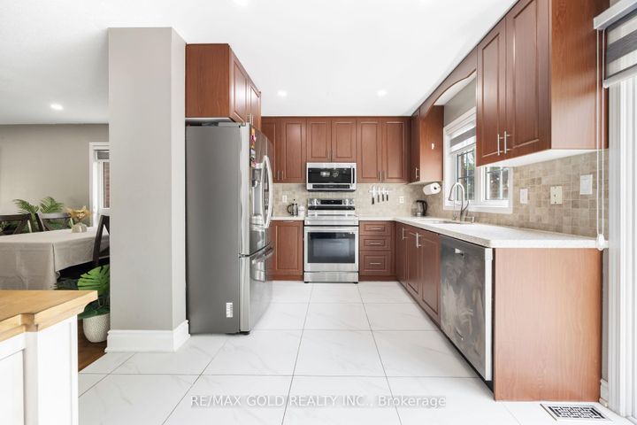 Photo 12 at 36 Fidelity Avenue, Fletcher's Meadow, Brampton