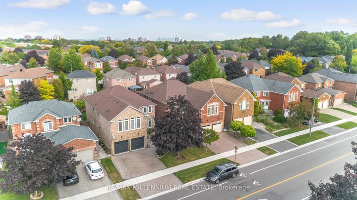 Photo 2 at 6881 Forest Park Drive, Lisgar, Mississauga