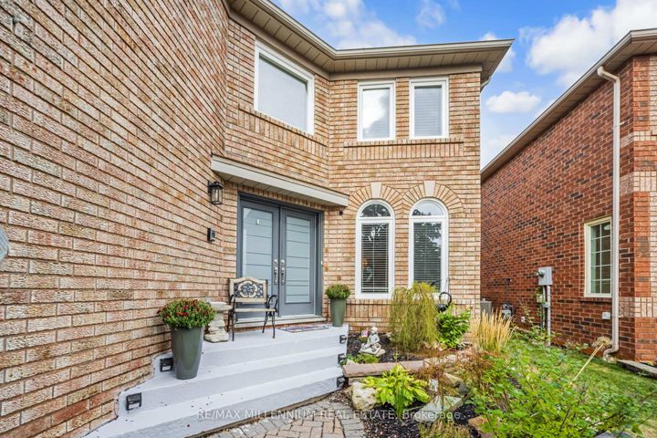 Photo 3 at 6881 Forest Park Drive, Lisgar, Mississauga