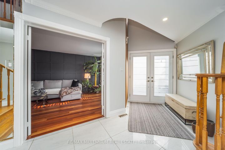 Photo 5 at 6881 Forest Park Drive, Lisgar, Mississauga