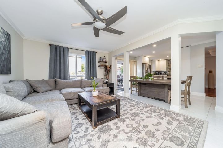 Photo 13 at 6881 Forest Park Drive, Lisgar, Mississauga