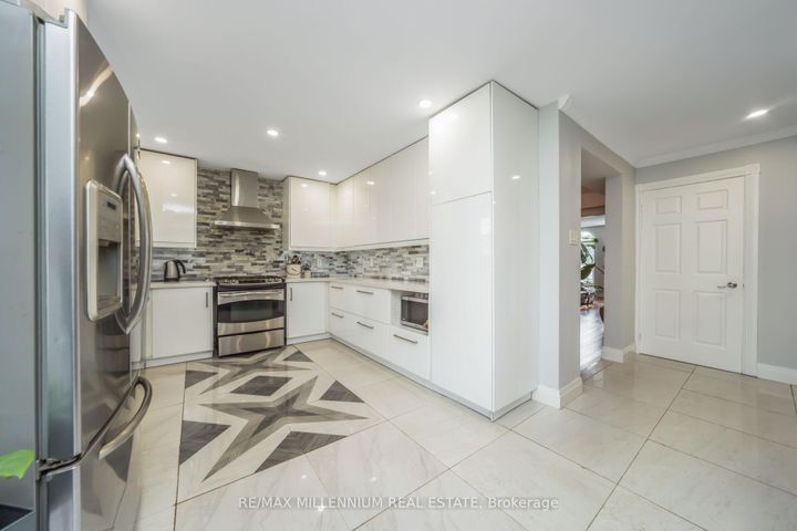 Photo 16 at 6881 Forest Park Drive, Lisgar, Mississauga