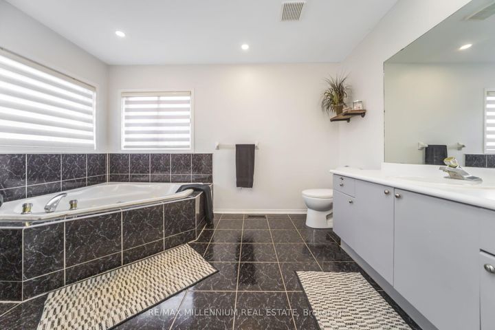 Photo 25 at 6881 Forest Park Drive, Lisgar, Mississauga