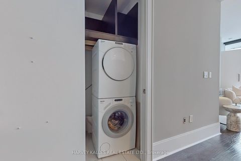 Photo 33 at 813 - 29 Queens Quay E, Waterfront Communities C8, Toronto
