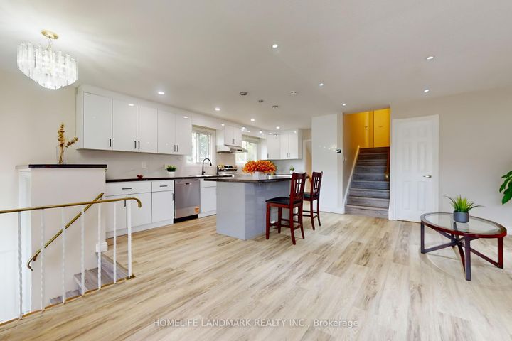 Photo 3 at 2203 Council Ring Road, Erin Mills, Mississauga