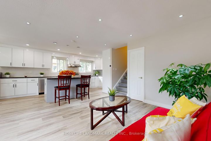 Photo 6 at 2203 Council Ring Road, Erin Mills, Mississauga
