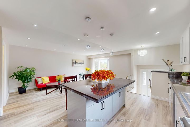 Photo 10 at 2203 Council Ring Road, Erin Mills, Mississauga
