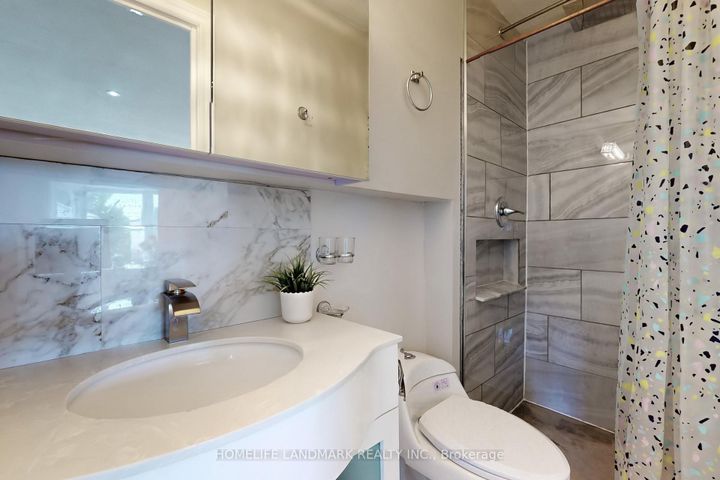 Photo 13 at 2203 Council Ring Road, Erin Mills, Mississauga