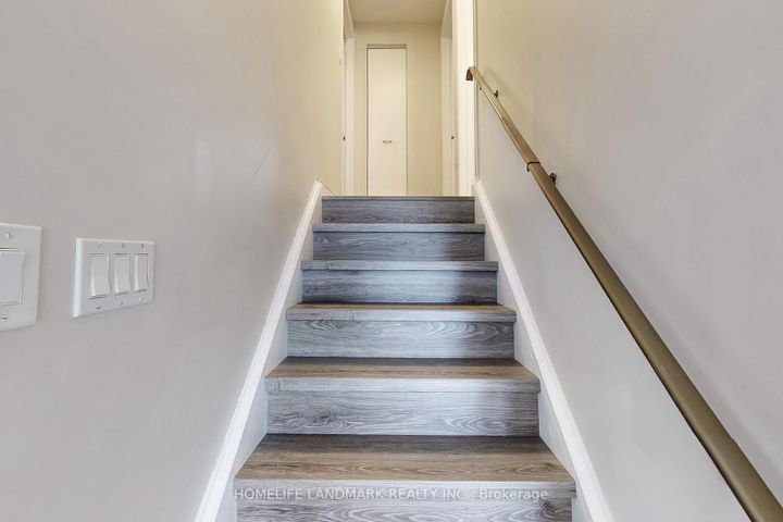Photo 14 at 2203 Council Ring Road, Erin Mills, Mississauga