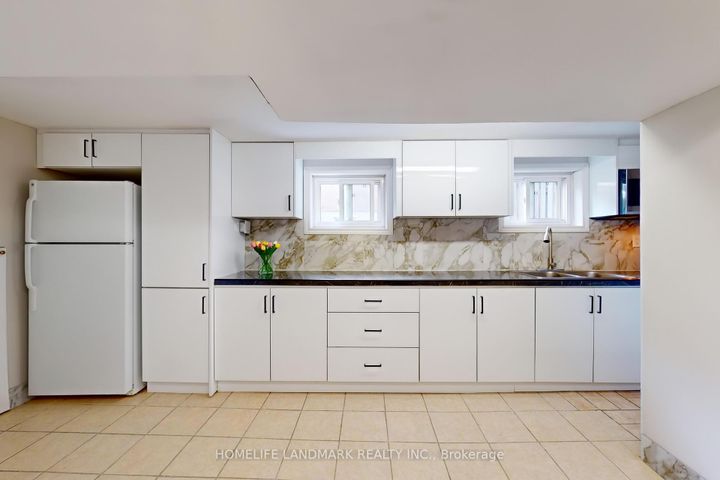 Photo 33 at 2203 Council Ring Road, Erin Mills, Mississauga