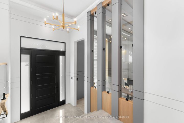 Photo 1 at 20 Tobruk Crescent, Newtonbrook East, Toronto