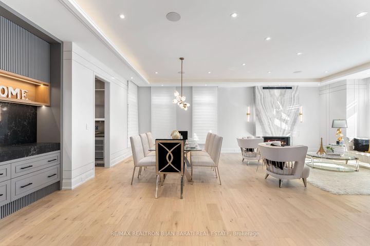 Photo 9 at 20 Tobruk Crescent, Newtonbrook East, Toronto