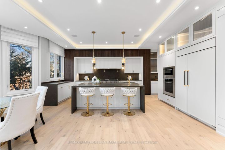 Photo 13 at 20 Tobruk Crescent, Newtonbrook East, Toronto