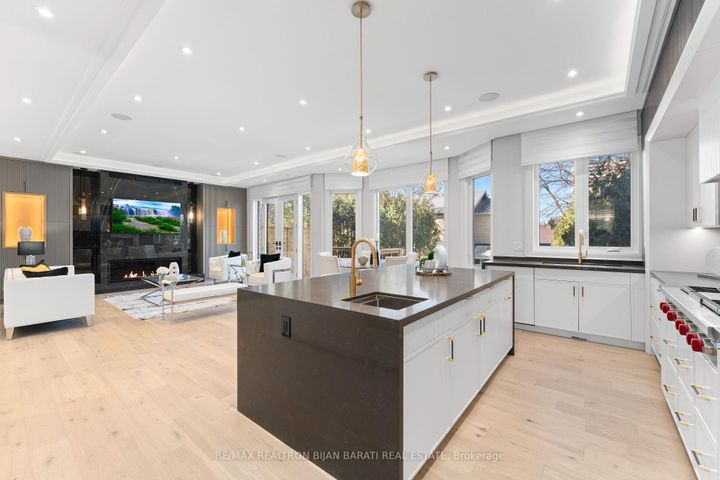 Photo 15 at 20 Tobruk Crescent, Newtonbrook East, Toronto
