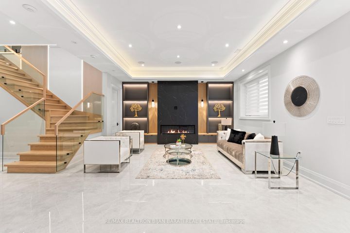 Photo 31 at 20 Tobruk Crescent, Newtonbrook East, Toronto