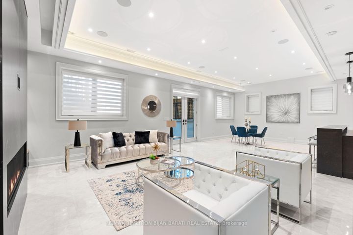 Photo 36 at 20 Tobruk Crescent, Newtonbrook East, Toronto