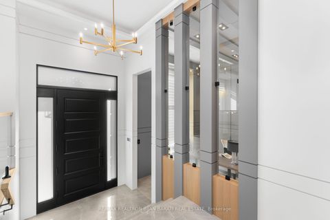 Photo 1 at 20 Tobruk Crescent, Newtonbrook East, Toronto