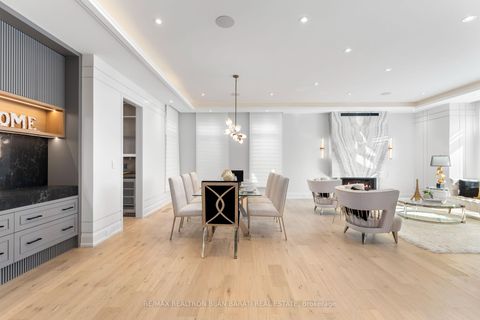 Photo 9 at 20 Tobruk Crescent, Newtonbrook East, Toronto