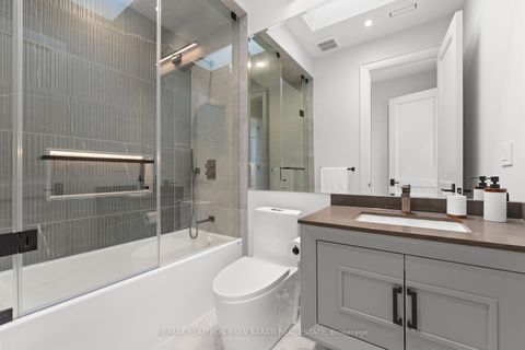 Photo 25 at 20 Tobruk Crescent, Newtonbrook East, Toronto